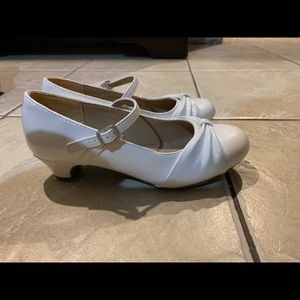 Girls white dress shoes